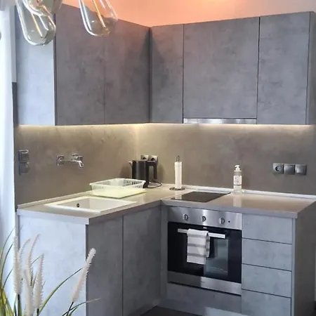 Dimitrios Loft *