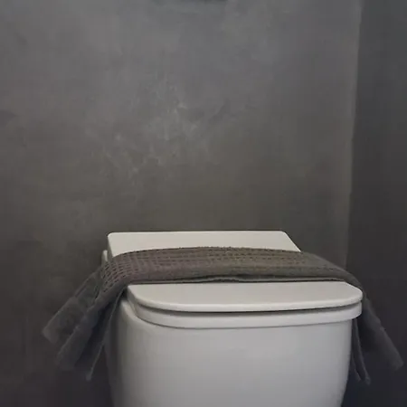 Dimitrios Loft *